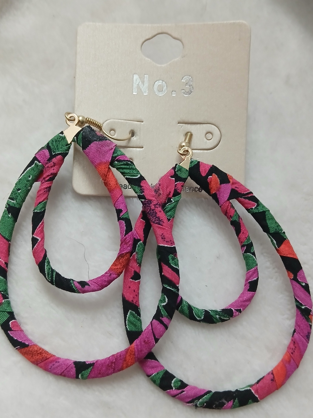 No. 3 Fashion Floral Pink & Green BOHO Fabic Wrapped Hoop Earrings - NWT on CARD